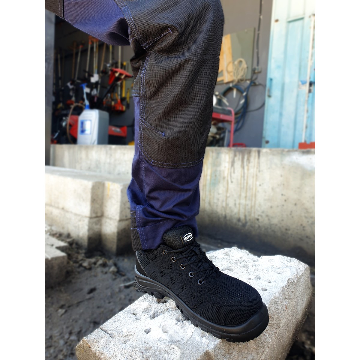 ΠΑΠΟΥΤΣΙ ΑΘΛΗΤΙΚΟ ΜΑΥΡΟ CITY Νο44 ΜΕ ΔΙΑΠΝΕΟΝ ΥΦΑΣΜΑ